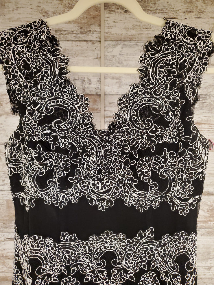 BLACK/WHITE LONG EVENING GOWN