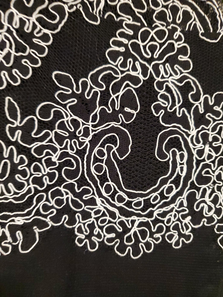 BLACK/WHITE LONG EVENING GOWN