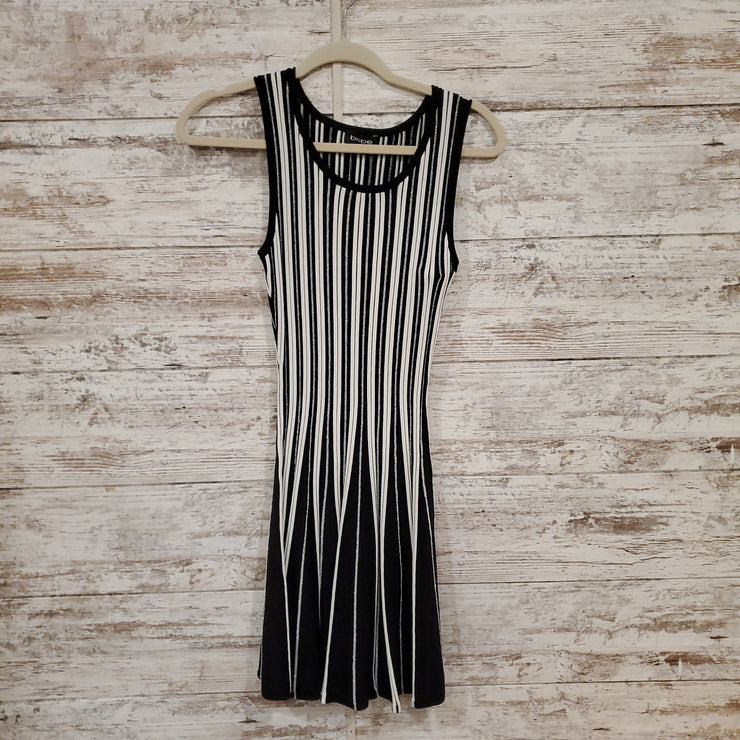 BLACK/WHITE SHORT DRESS (NEW)