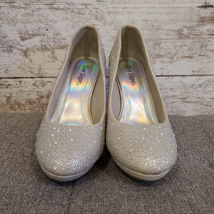 SILVER SPARKLY HEELS