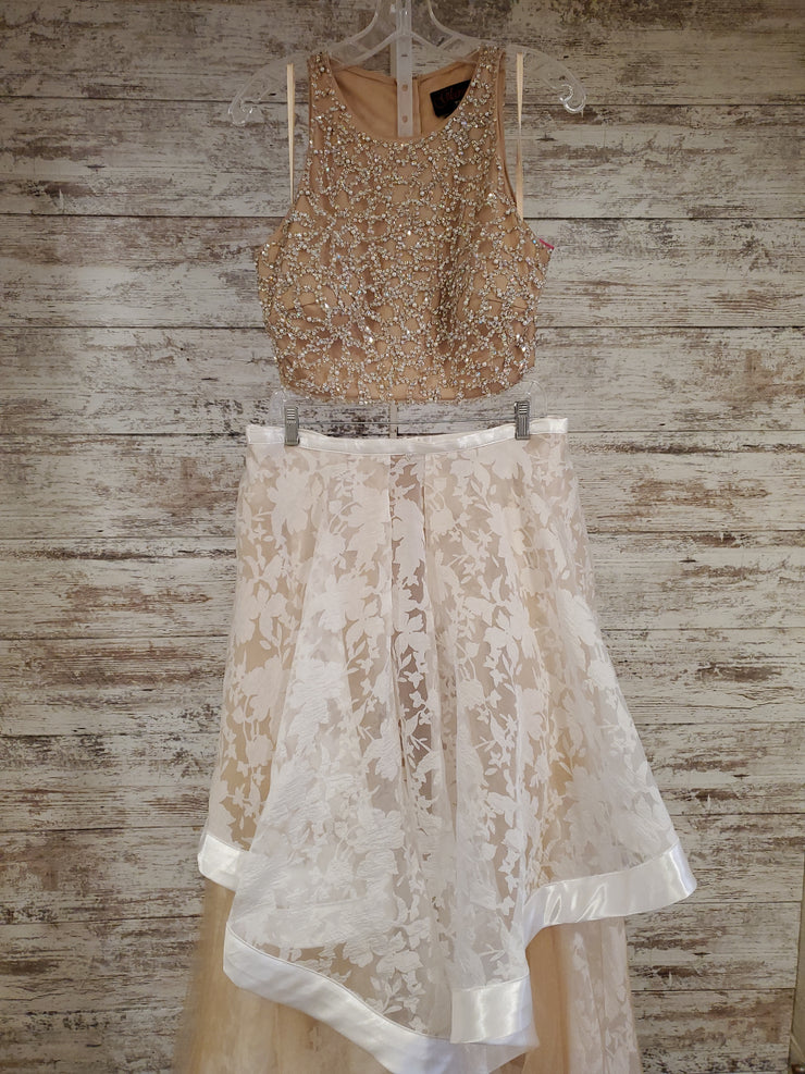 WHITE/TAN 2 PC. GOWN SET