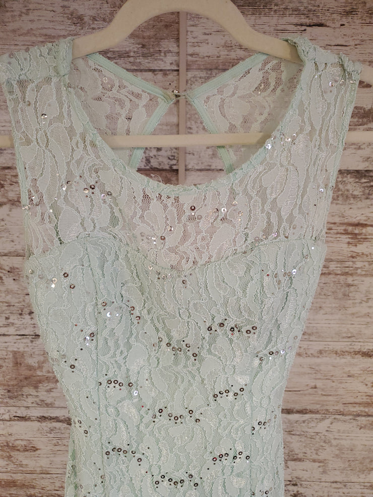 GREEN LACE LONG EVENING GOWN