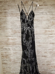 BLACK/SILVER LONG EVENING GOWN