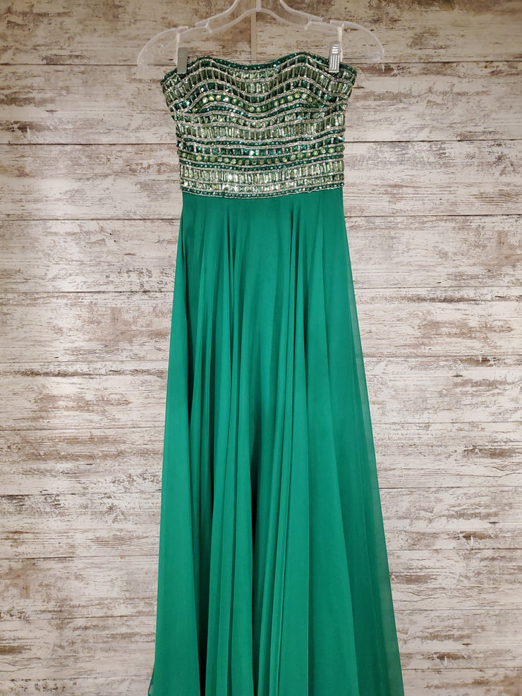 GREEN LONG EVENING GOWN