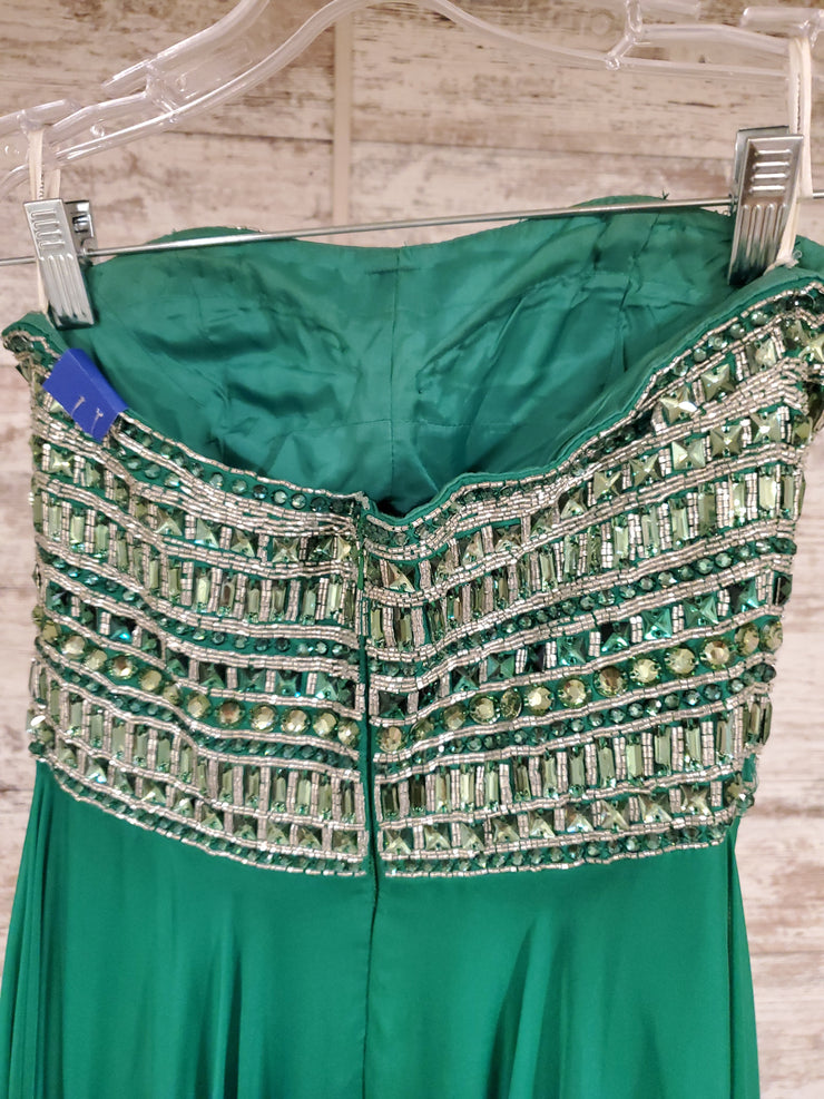 GREEN LONG EVENING GOWN