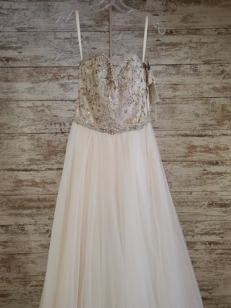 IVORY PRINCESS GOWN-NEW $1099