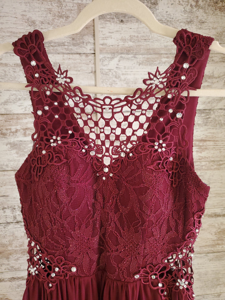 BURGUNDY LONG EVENING GOWN