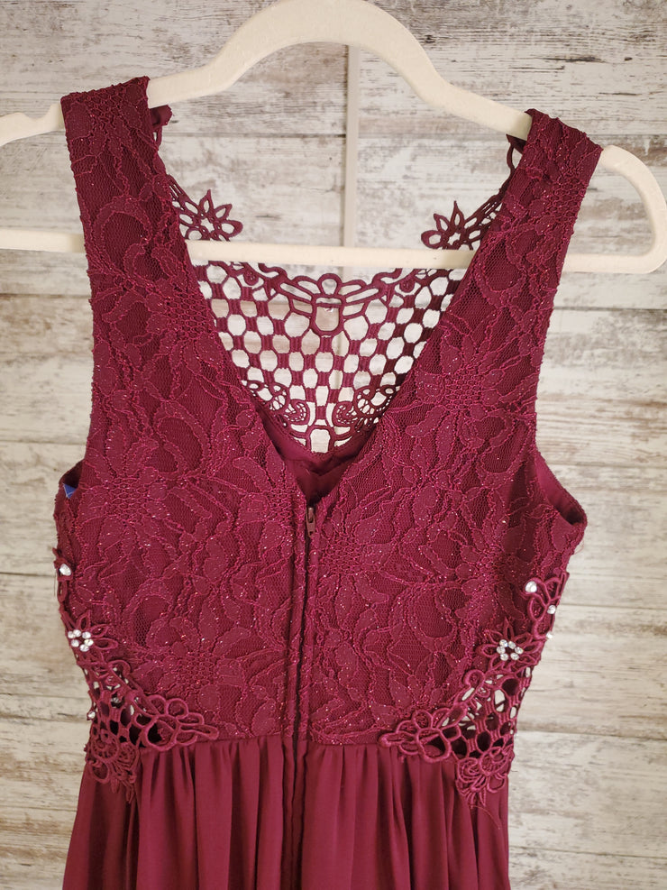 BURGUNDY LONG EVENING GOWN