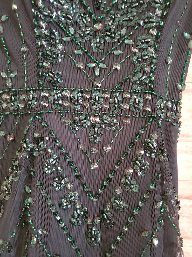 GREEN LONG EVENING GOWN