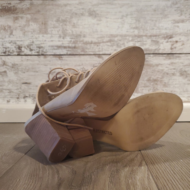 TAN OPEN TOE HEEL/BOOTS