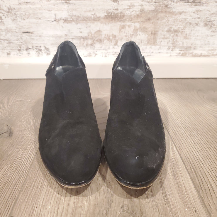 BLACK SUEDE BOOTIES