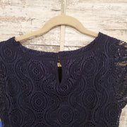 NAVY LACE SHORT SLEEVE TOP