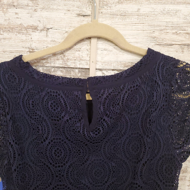NAVY LACE SHORT SLEEVE TOP