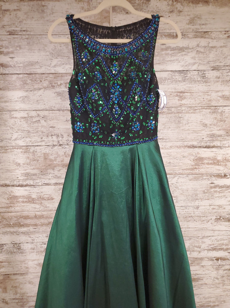 GREEN/BLACK A LINE GOWN