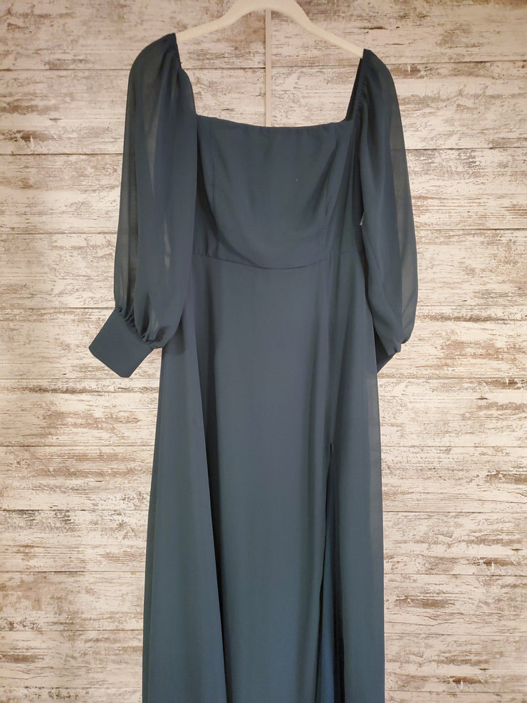 GREEN LONG EVENING GOWN