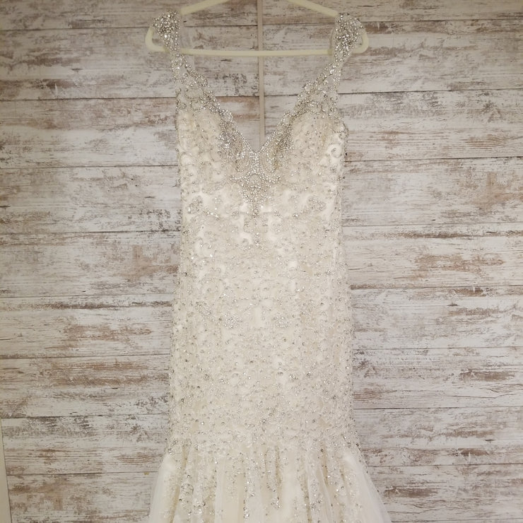 IVORY WEDDING GOWN (NEW) $2499