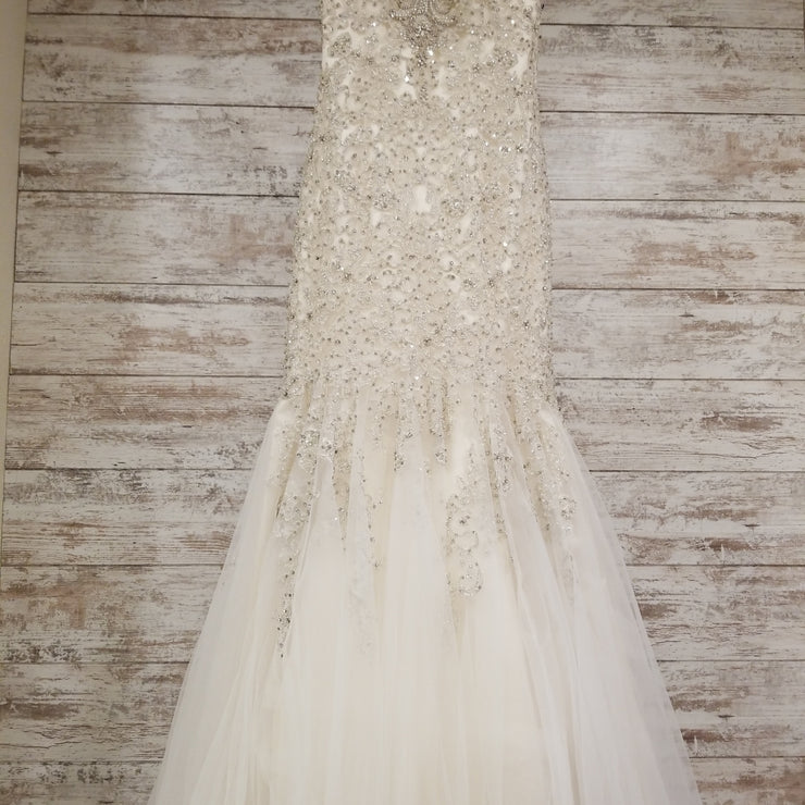 IVORY WEDDING GOWN (NEW) $2499