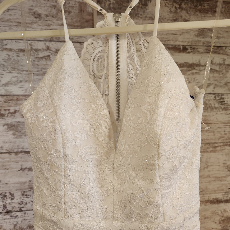 WHITE SHORT DRESS (NEW)