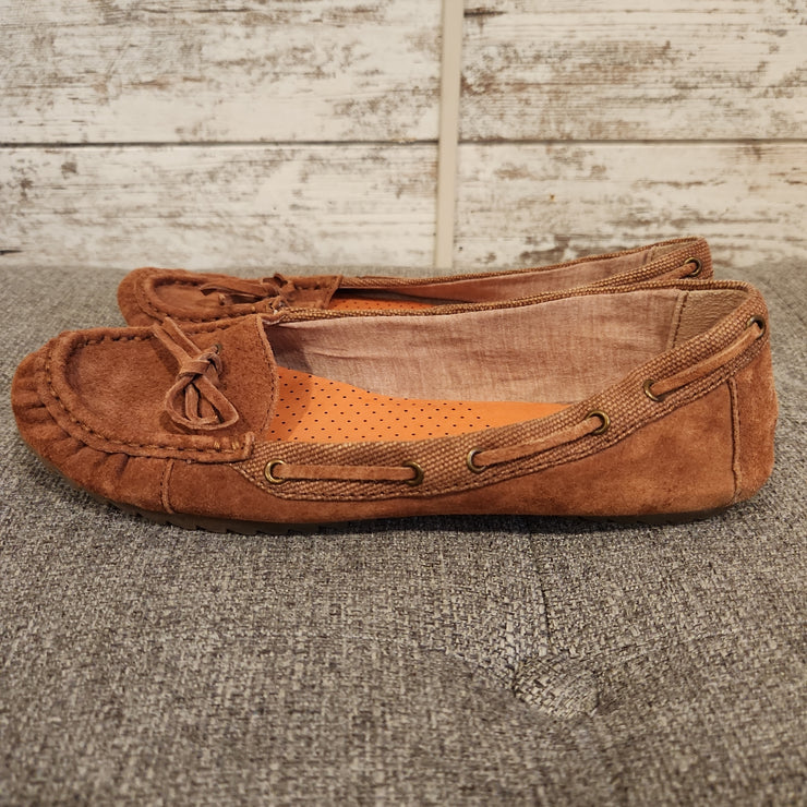 TAN MOCCASINS