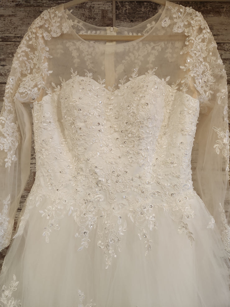 WHITE WEDDING GOWN (NEW)