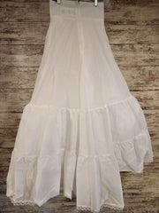 WHITE UNDER SKIRT (NEW) $59