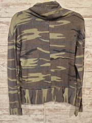 GREEN CAMO LONG SLEEVE TOP