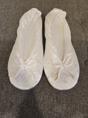 WHITE SLIPPERS (NEW)