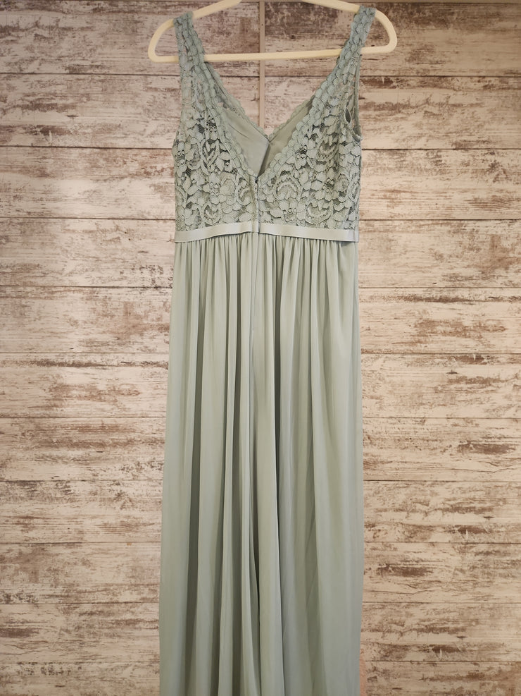 GREEN LONG EVENING GOWN