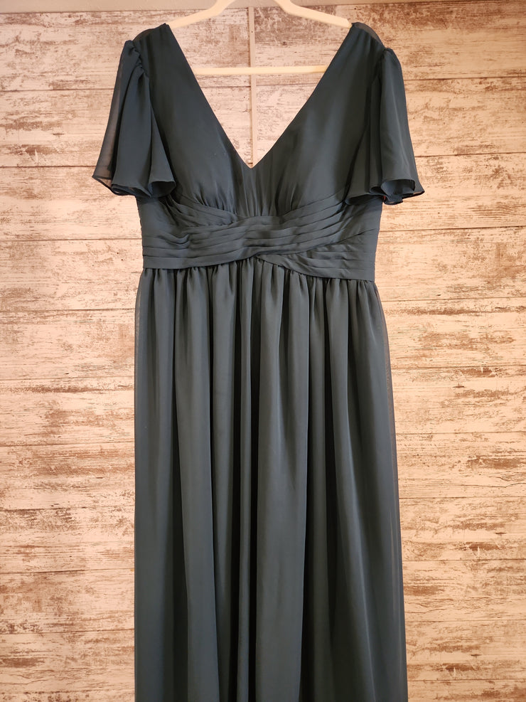 GREEN LONG EVENING GOWN