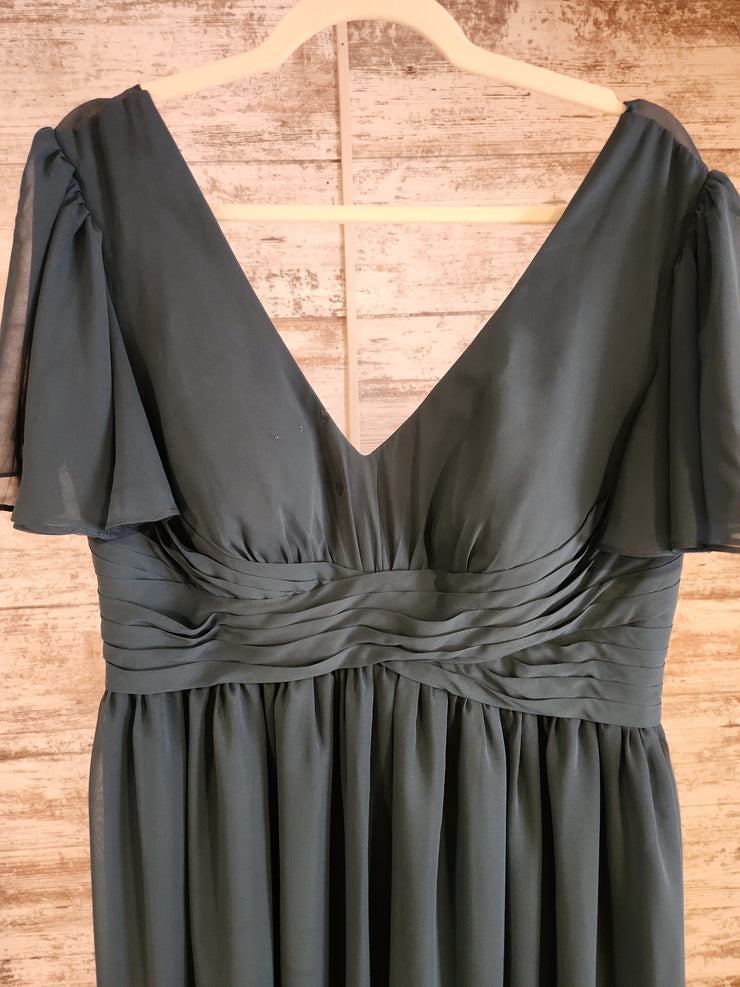 GREEN LONG EVENING GOWN