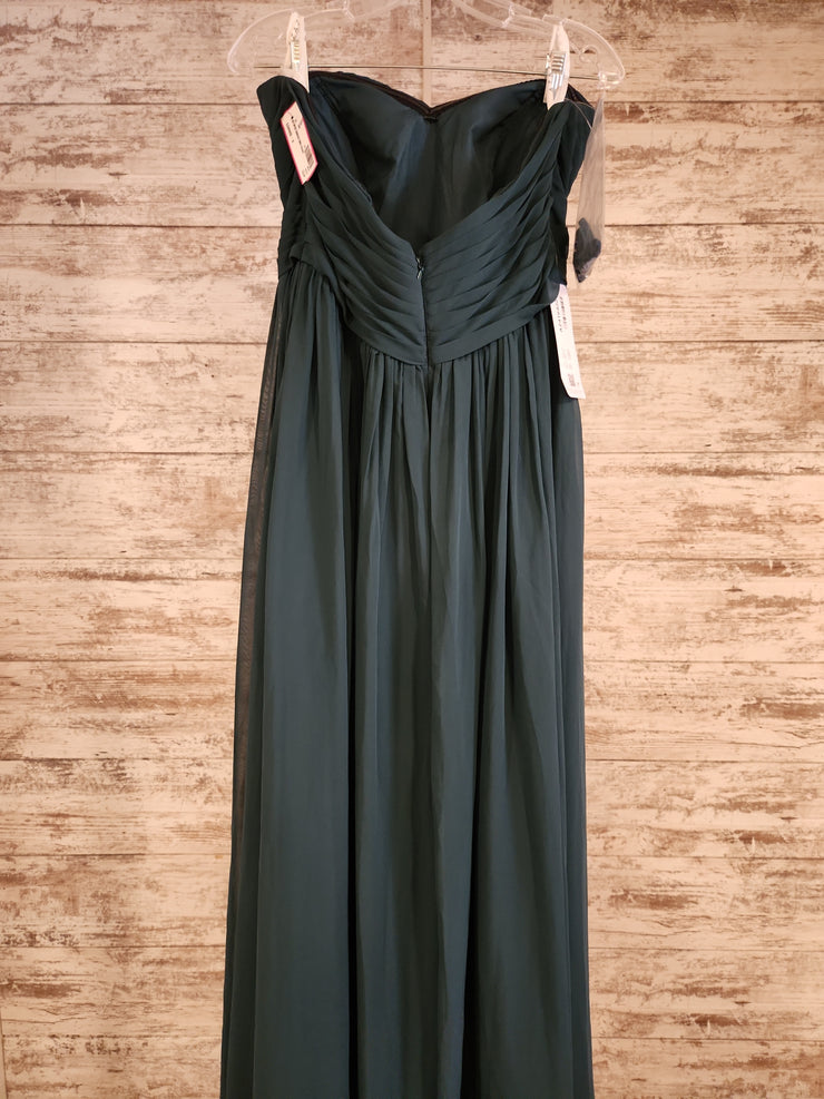 GREEN LONG EVENING GOWN (NEW)