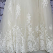 WHITE LACE WEDDING GOWN
