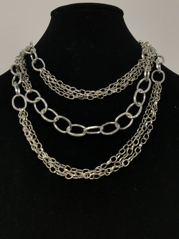 SILVER CIRCLES NECKLACE