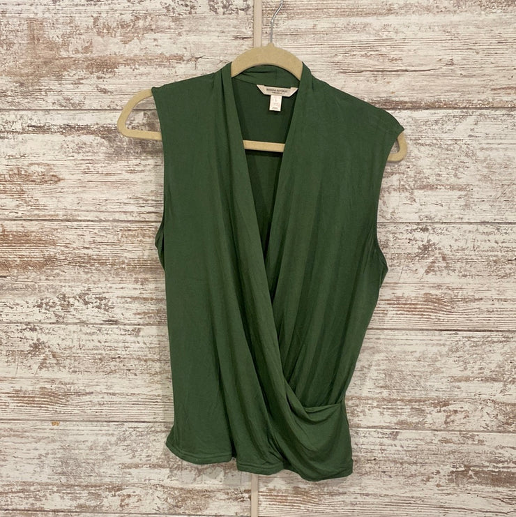 GREEN SLEEVELESS TOP