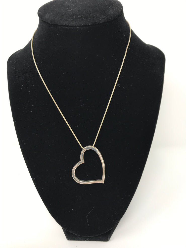 SILVER HEART NECKLACE