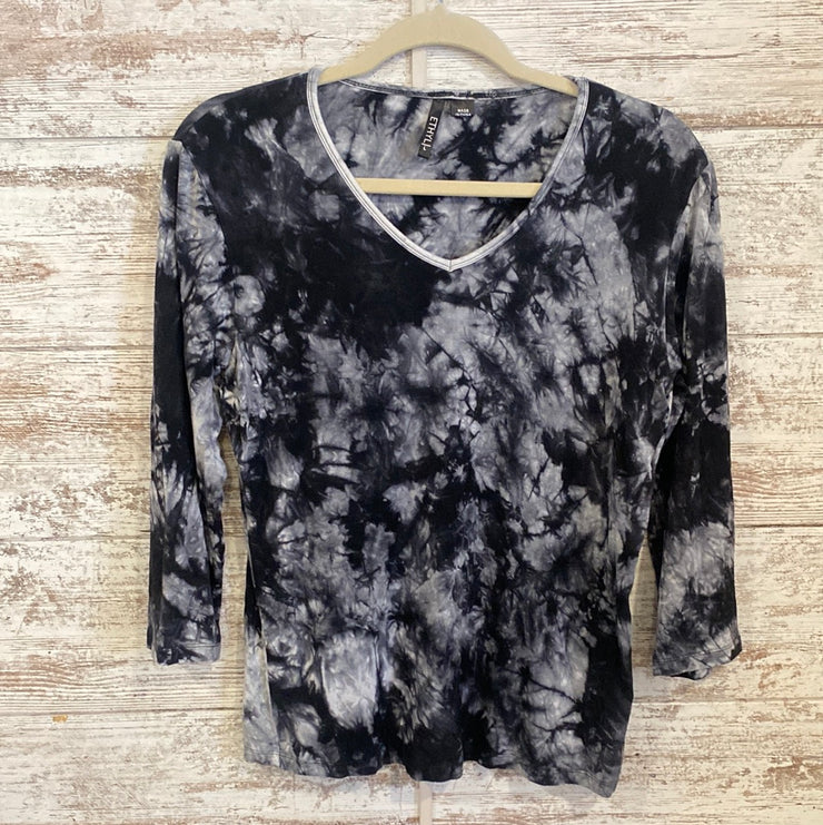 BLACK/GRAY TIE DYE TOP