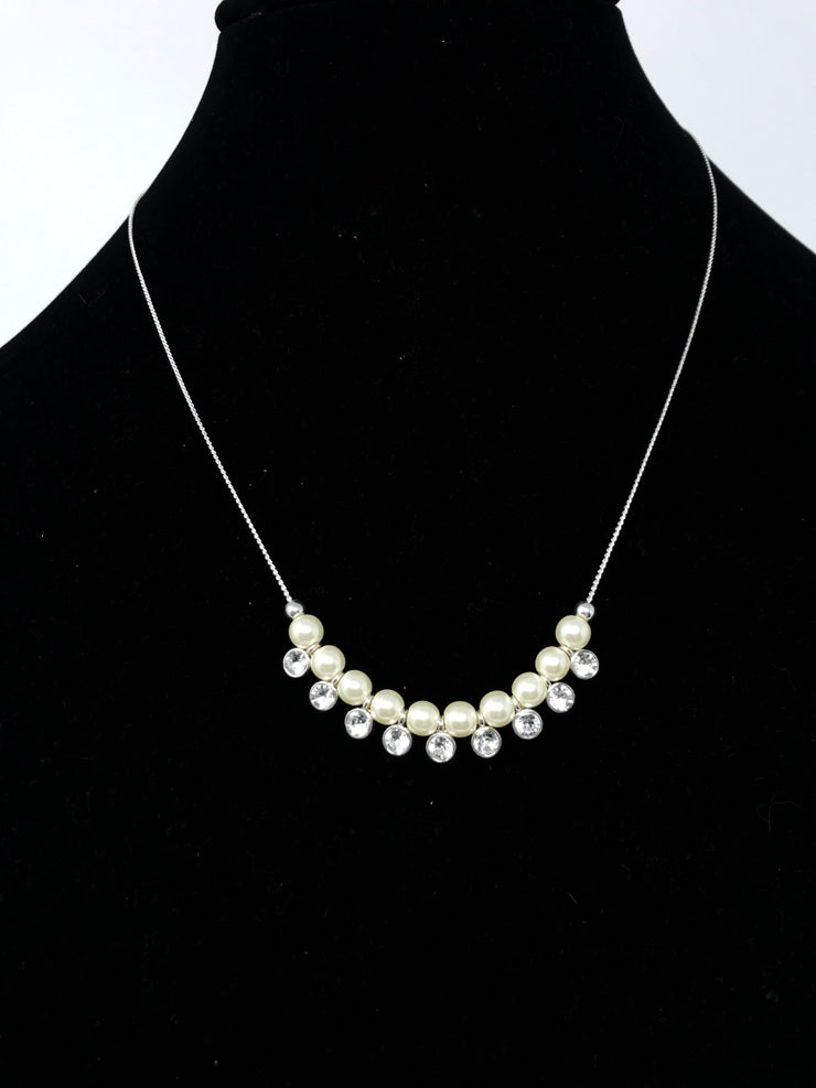 SILVER/PEARL NECKLACE