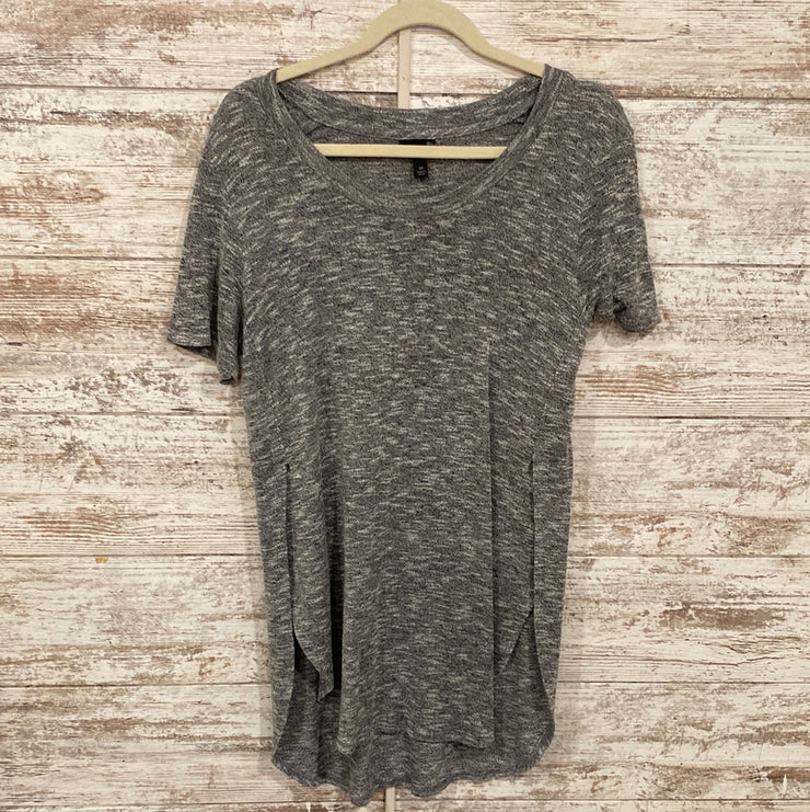 GRAY SHORT SLEEVE TOP