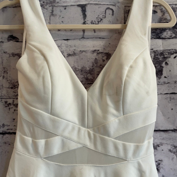 WHITE SHORT DRESS (NEW)