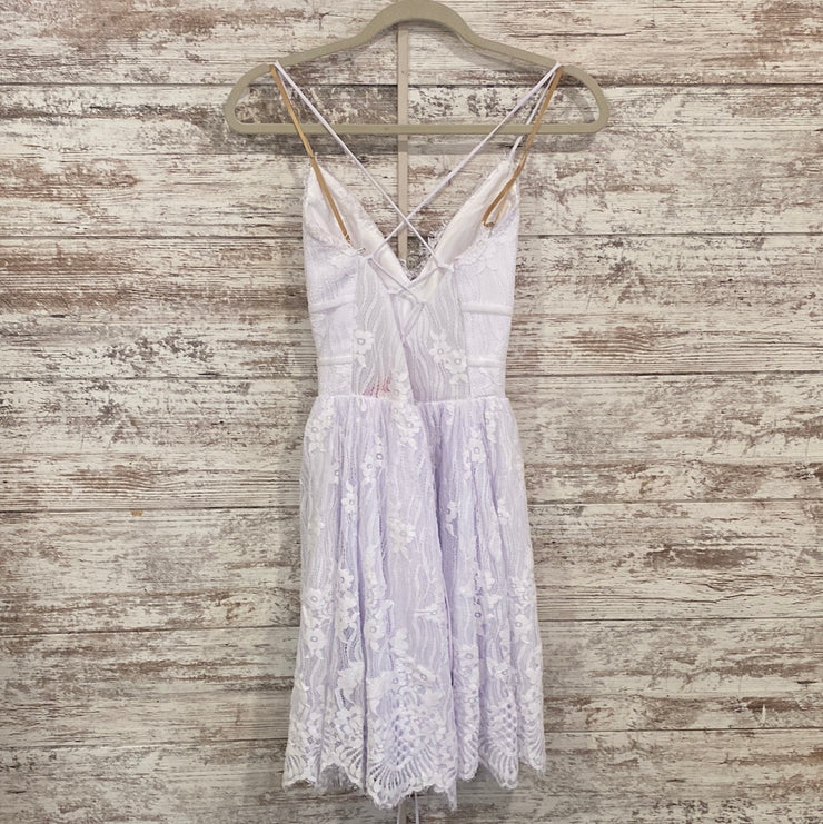 WHITE LACE SHORT DRESS (NEW)
