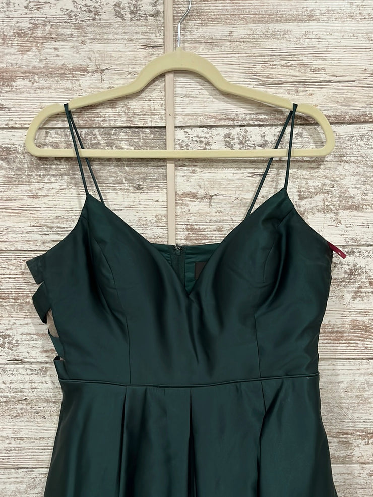 GREEN SHORT DRESS