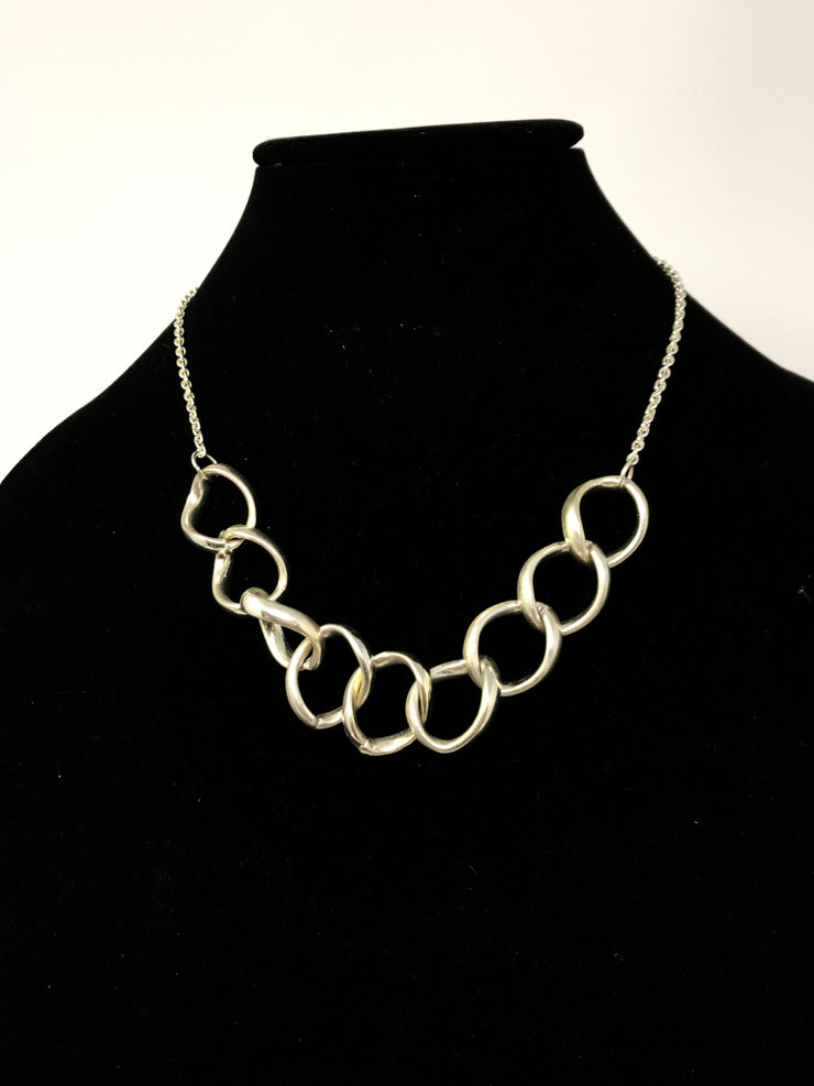 SILVER OPEN CIRCLES NECKLACE