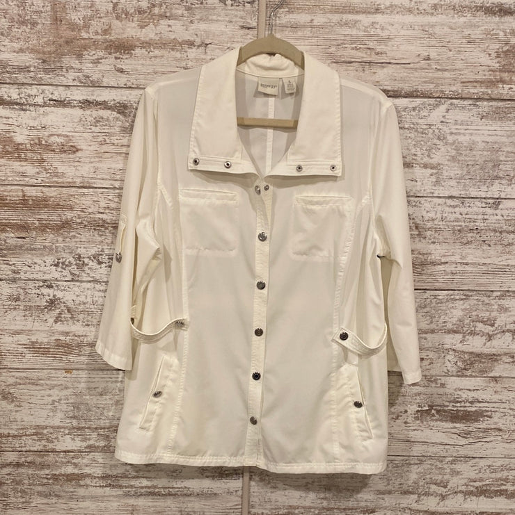 WHITE BUTTON UP JACKET