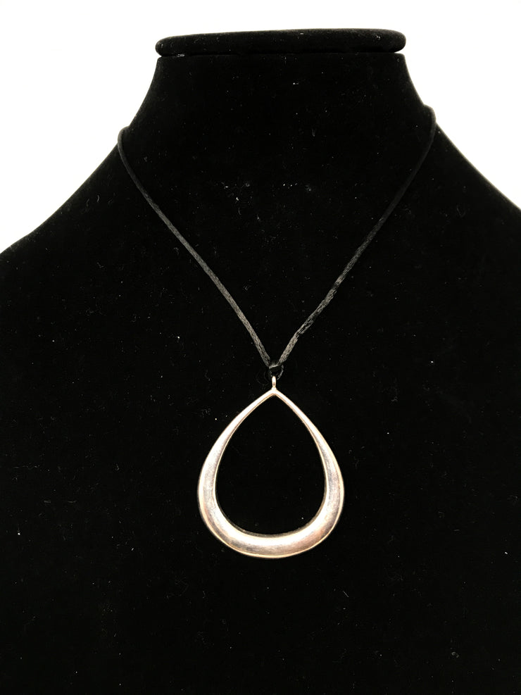 SILVER TEARDROP CHARM NECKLACE