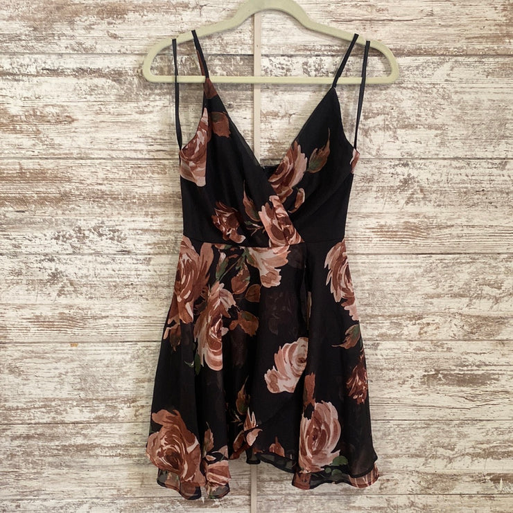 BLACK/FLORAL SHORT DRESS (NEW)