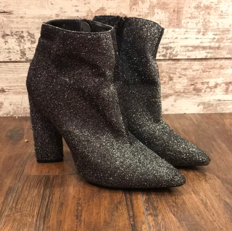SILVER SPARKLY BOOTS