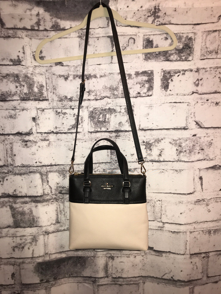 TAN/BLACK PURSE