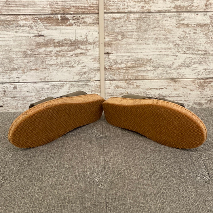 GREEN SANDALS $90 (NEW)