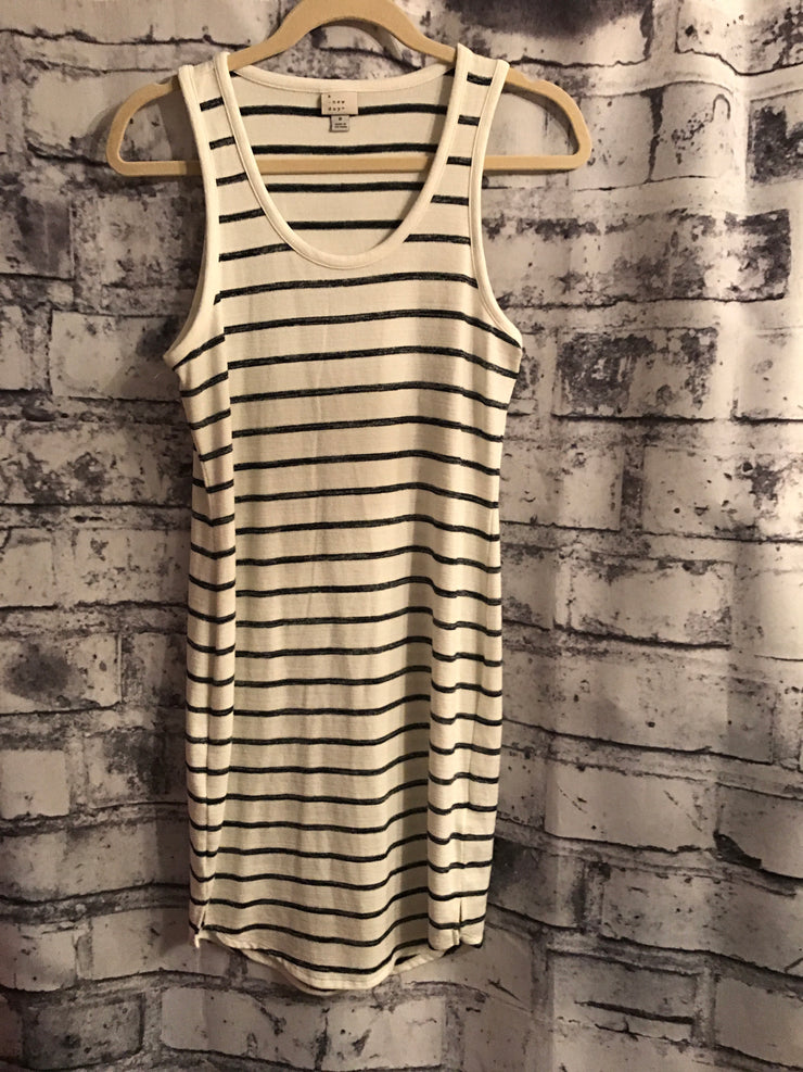 STRIPED SHORT DRESS