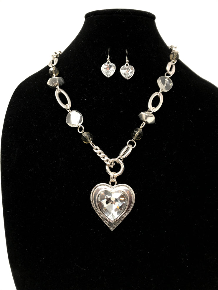 SILVER CRYSTAL HEART NECKLACE